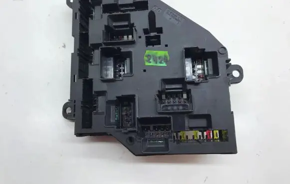 BMW 7 F01 F02 F03 F04 Fuse module 417033451 9264924 03935804