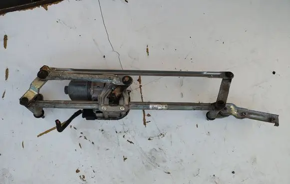 Volkswagen Golf VI Front wiper linkage and motor 1K1955023G