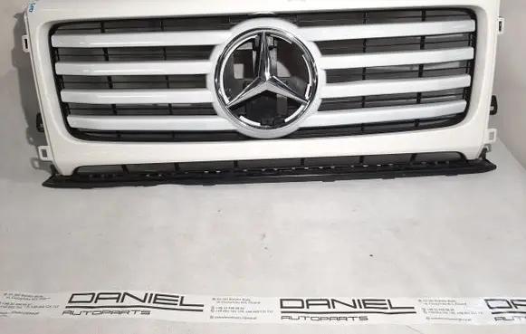 Mercedes-Benz G W463 2nd Gen Front bumper upper radiator grill A4658880100