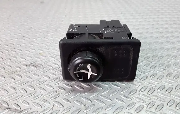 Nissan Almera Tino Wing mirror switch