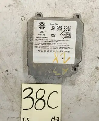 Audi A3 S3 8L Airbag control unit/module 1J0909601A