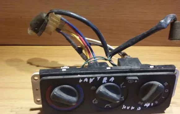 Hyundai Lantra I Climate control unit KTA6