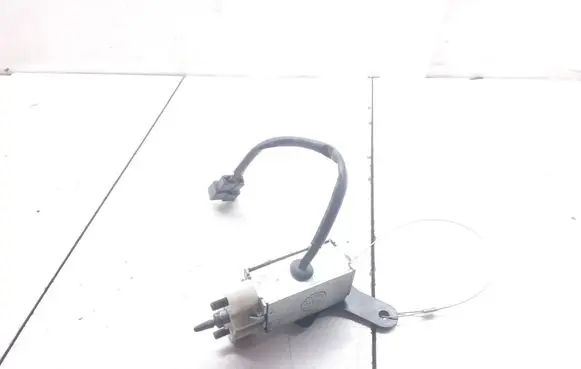 KIA Sorento Fuel tank cap lock motor 