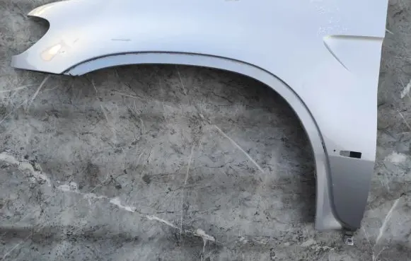 BMW X5 E53 Fender