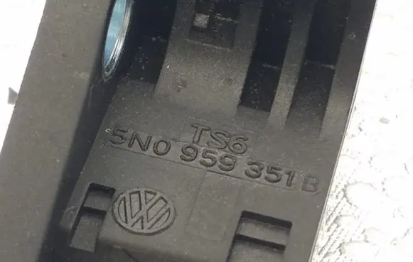 Volkswagen Tiguan Airbag deployment crash/impact sensor 5N0959351B