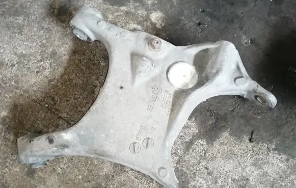 BMW 5 E60 E61 Rear upper control arm/wishbone 6758716