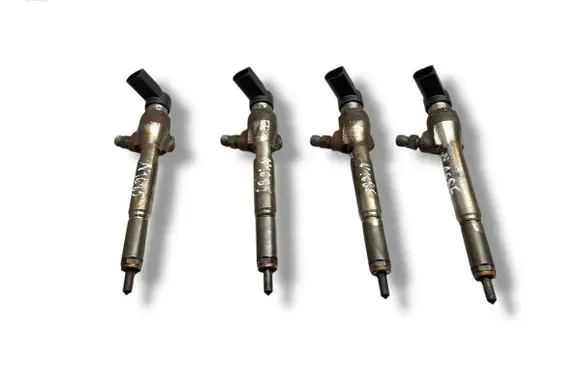 Nissan Qashqai Fuel injectors set H8200294788 166009445R 14125