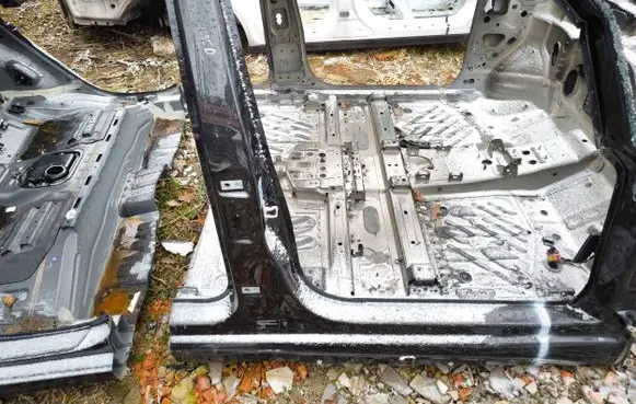Volkswagen ID.3 Pillar (middle) 