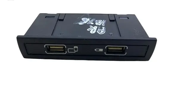 Mercedes-Benz GLA W156 X156 USB socket connector A1728202100