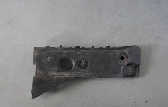 Audi A4 S4 B6 8E 8H Front bumper mounting bracket 8E0807283