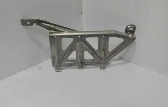 Audi A8 S8 D4 4H Fuel filter bracket/mount holder 4H0201710E