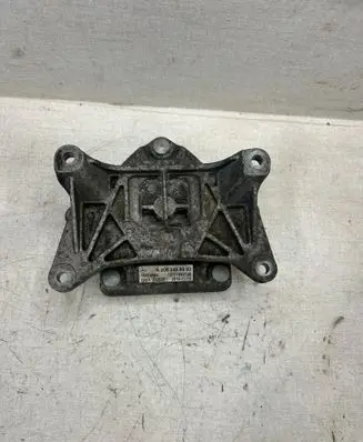 Mercedes-Benz C W205 Engine mount bracket A2052408900