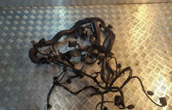 Mercedes-Benz C W204 Engine installation wiring loom