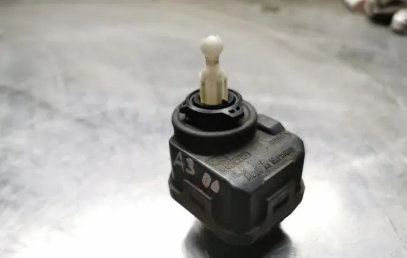 Audi A3 S3 8L Headlight level adjustment motor 3B0941295C