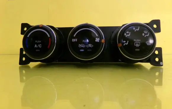 Suzuki Liana Climate control unit 39510-59J0