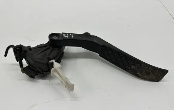 Audi Q7 4L Accelerator throttle pedal 7L0723507B