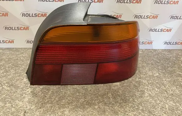 BMW 5 E39 Rear/tail lights 8358032