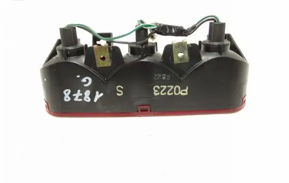 Mitsubishi Pajero Third/center stoplight