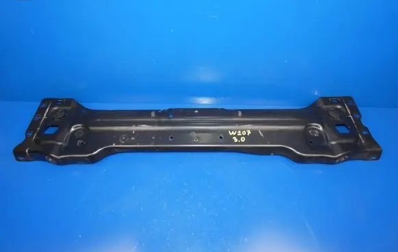 Mercedes-Benz E A207 Radiator support slam panel 207620032 131B