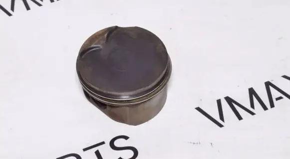 Porsche Boxster 986 Piston 99610307104 99610307105