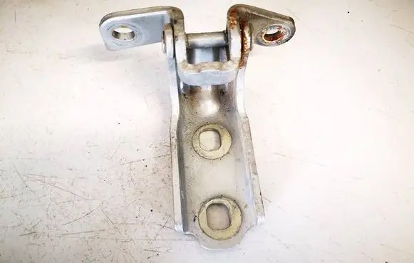 Opel Astra J Rear door lower hinge
