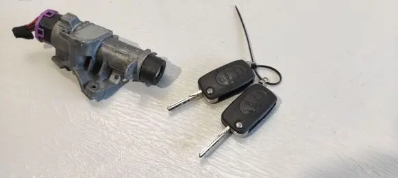 Audi A6 S6 C5 4B Ignition lock 4B0905851