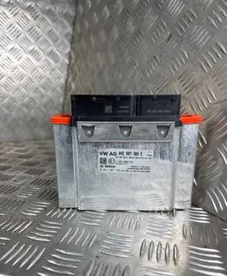 Volkswagen Golf VII Engine control unit/module 04E907309E 110R000192 0261S07729