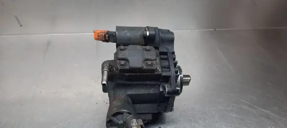 Ford Focus C-MAX Fuel injection high pressure pump 9658193980