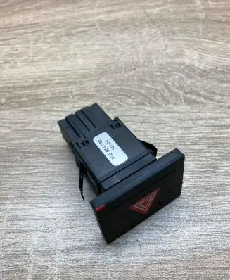 Volkswagen Touareg I Hazard light switch 7L6953235