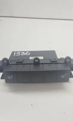 Mercedes-Benz B W245 Seat heating switch 1698208510 33460602 30071210357487