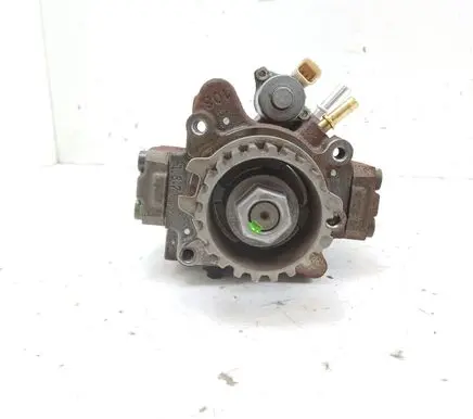 Peugeot 308 SW Fuel injection high pressure pump 9672605380