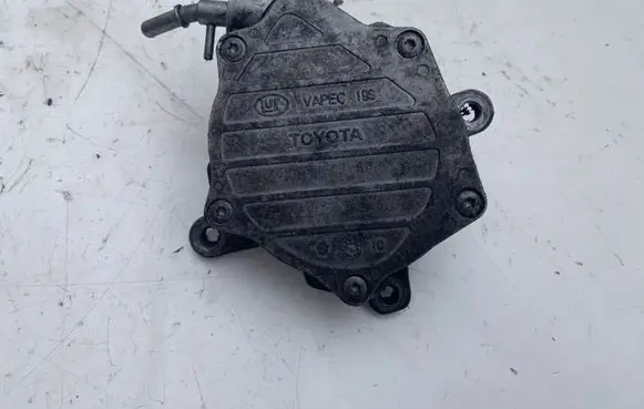 Toyota Corolla Verso AR10 Vacuum pump 27080763