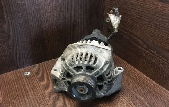 Alfa Romeo Mito Generator/alternator 51944877 2623609A 1368111080