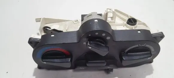 Mitsubishi Carisma Climate control unit 9041704687