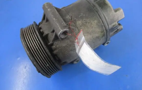 Renault Megane II Air conditioning (A/C) compressor (pump) 8200940233