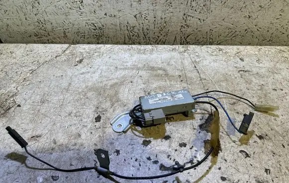 Subaru Outback Aerial antenna amplifier 86327AJ000 14600022300101