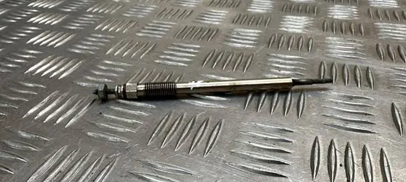Toyota Avensis T250 Glow plug 198500R020