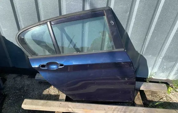 BMW 3 E90 E91 Rear door 9251734