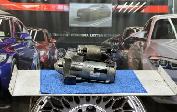 BMW X1 F48 F49 Starter motor 8570845