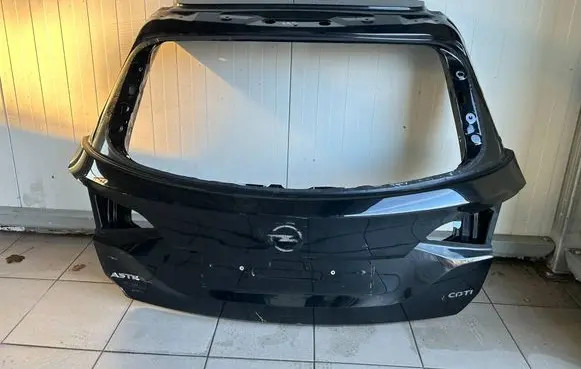 Opel Astra J Tailgate/trunk/boot lid 