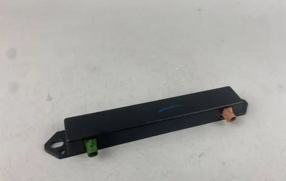 Chrysler Pacifica Aerial antenna amplifier 68306857AA