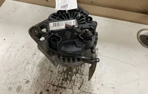 Nissan Qashqai Generator/alternator 8200410681B 106014491 2543206C