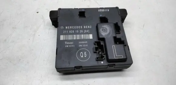 Mercedes-Benz E W211 Door control unit/module 2118201526