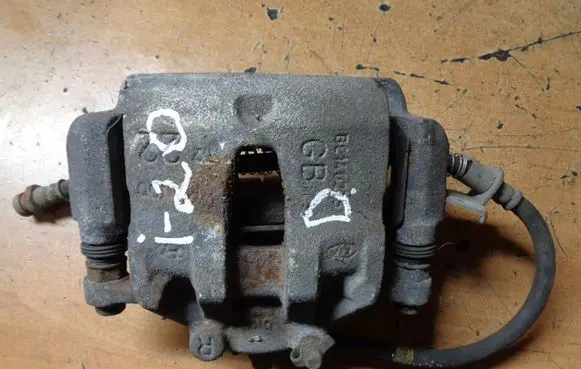 Hyundai i20 (GB IB) Front brake caliper