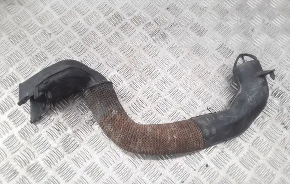 Ford Focus Air intake duct part 98AB9E635