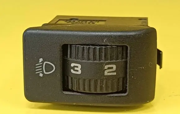 Seat Toledo II (1M) Headlight level height control switch 1L0941333