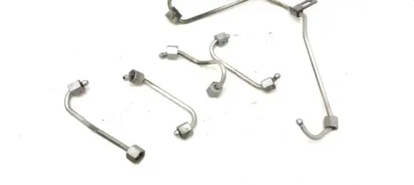 Jaguar XE Fuel injector supply line/pipe 