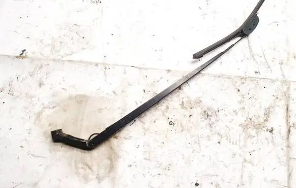 Toyota Prius (XW20) Front wiper blade arm