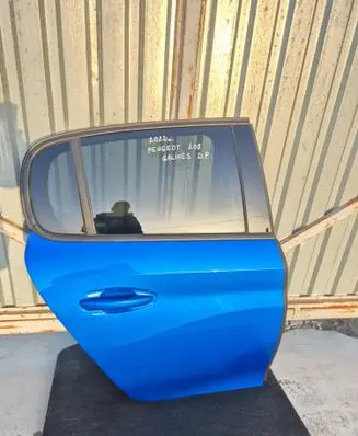 Peugeot 208 II Rear door 