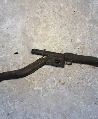 Toyota Avensis T270 Engine coolant pipe/hose 922592 PA66FF40